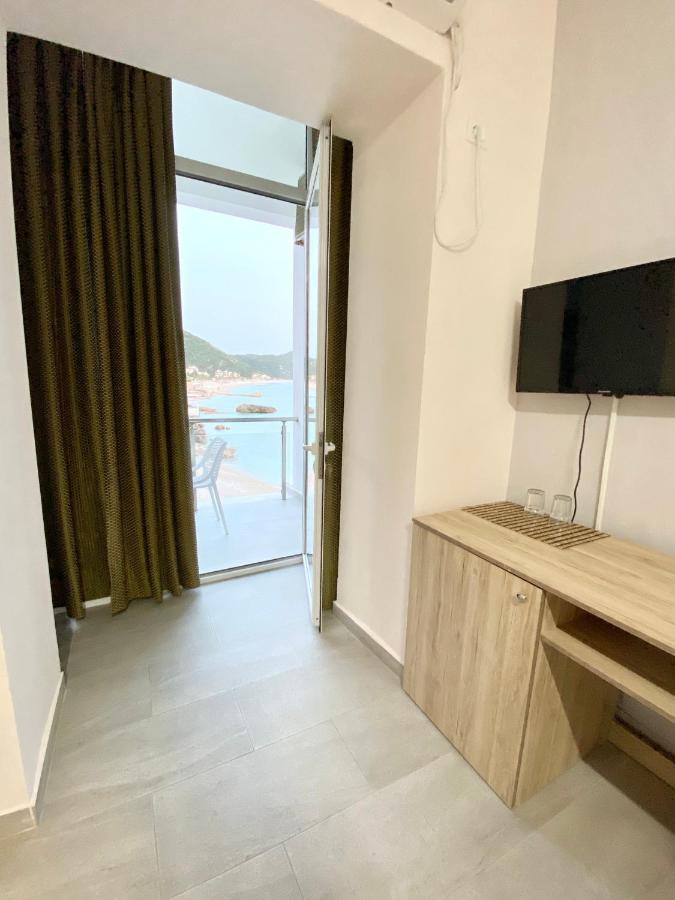 Guesthouse Riviera "Xh&M" Dhërmi Eksteriør bilde